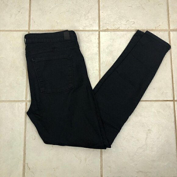 Vince Riley Legging jeans in Overdyed Black - Picture 11 of 12